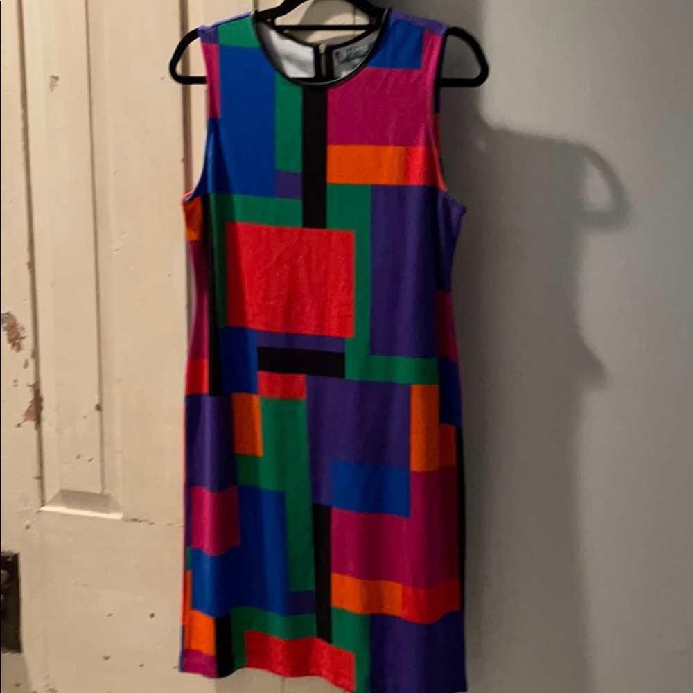 Vibrate geometrical colorful dress